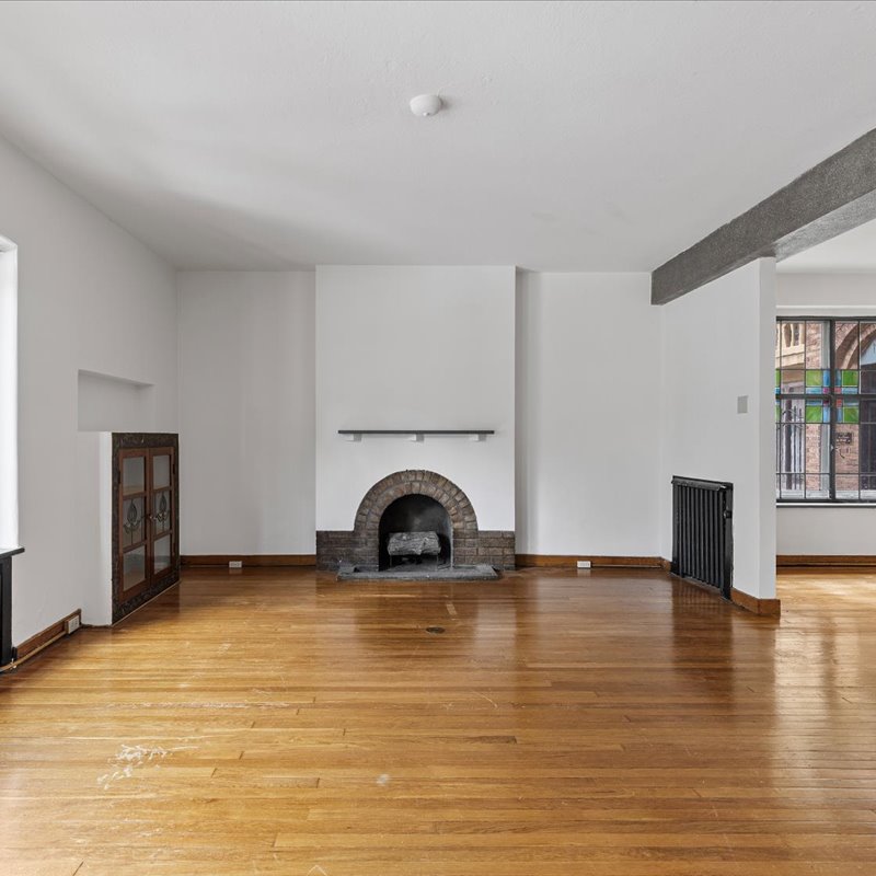 interior of 340 S. Highland Ave, Apt. 1A