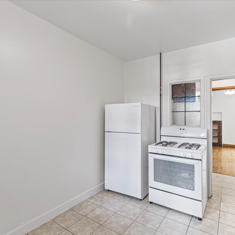 interior of 340 S. Highland Ave, Apt. 1A