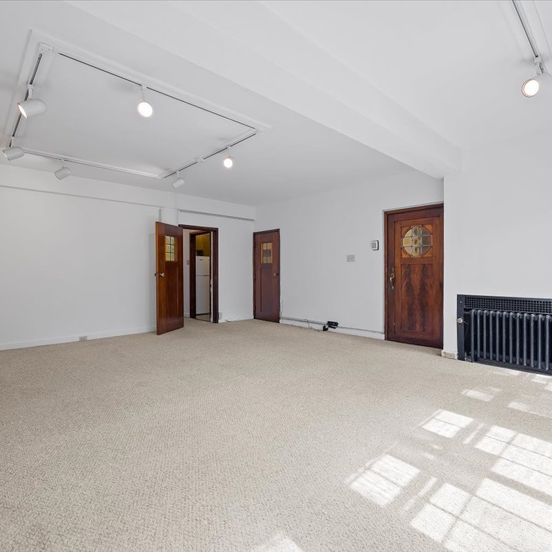 interior of 340 S. Highland Ave, Apt. 2A
