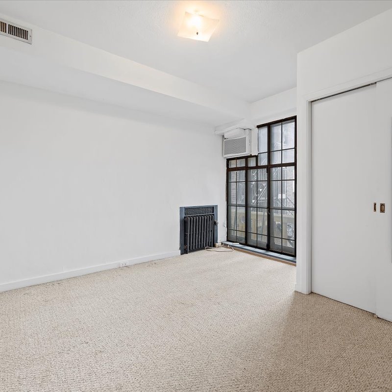 interior of 340 S. Highland Ave, Apt. 2A