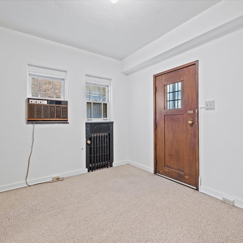 interior of 340 S. Highland Ave, Apt. 2A