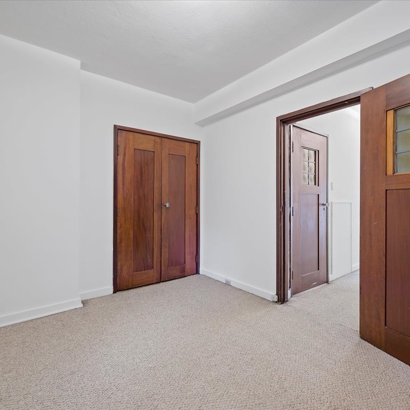 interior of 340 S. Highland Ave, Apt. 2A