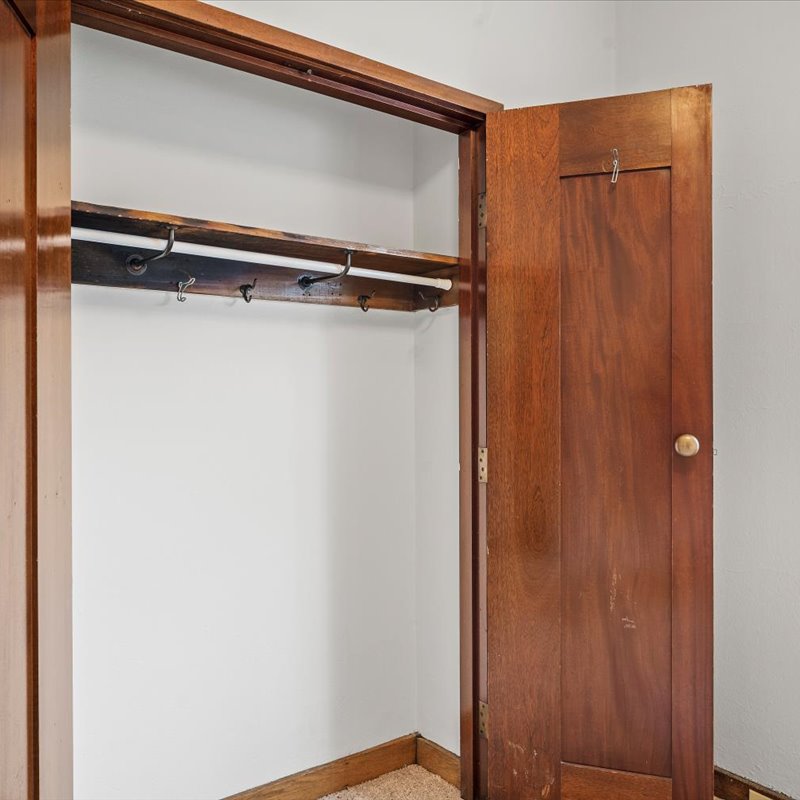 interior of 340 S. Highland Ave, Apt. 2B