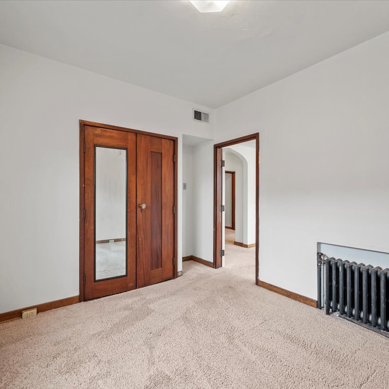 interior of 340 S. Highland Ave, Apt. 2B