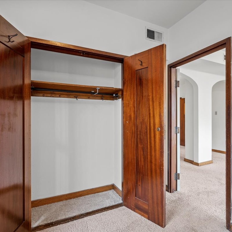 interior of 340 S. Highland Ave, Apt. 2B