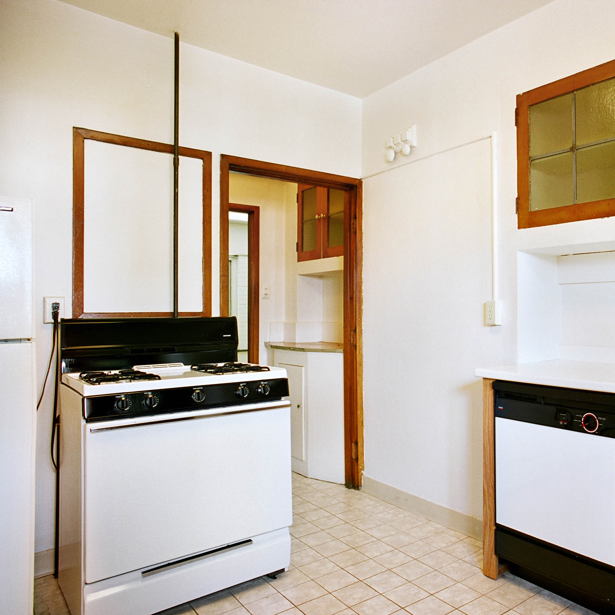 interior of 340 S. Highland Ave, Apt. 3A