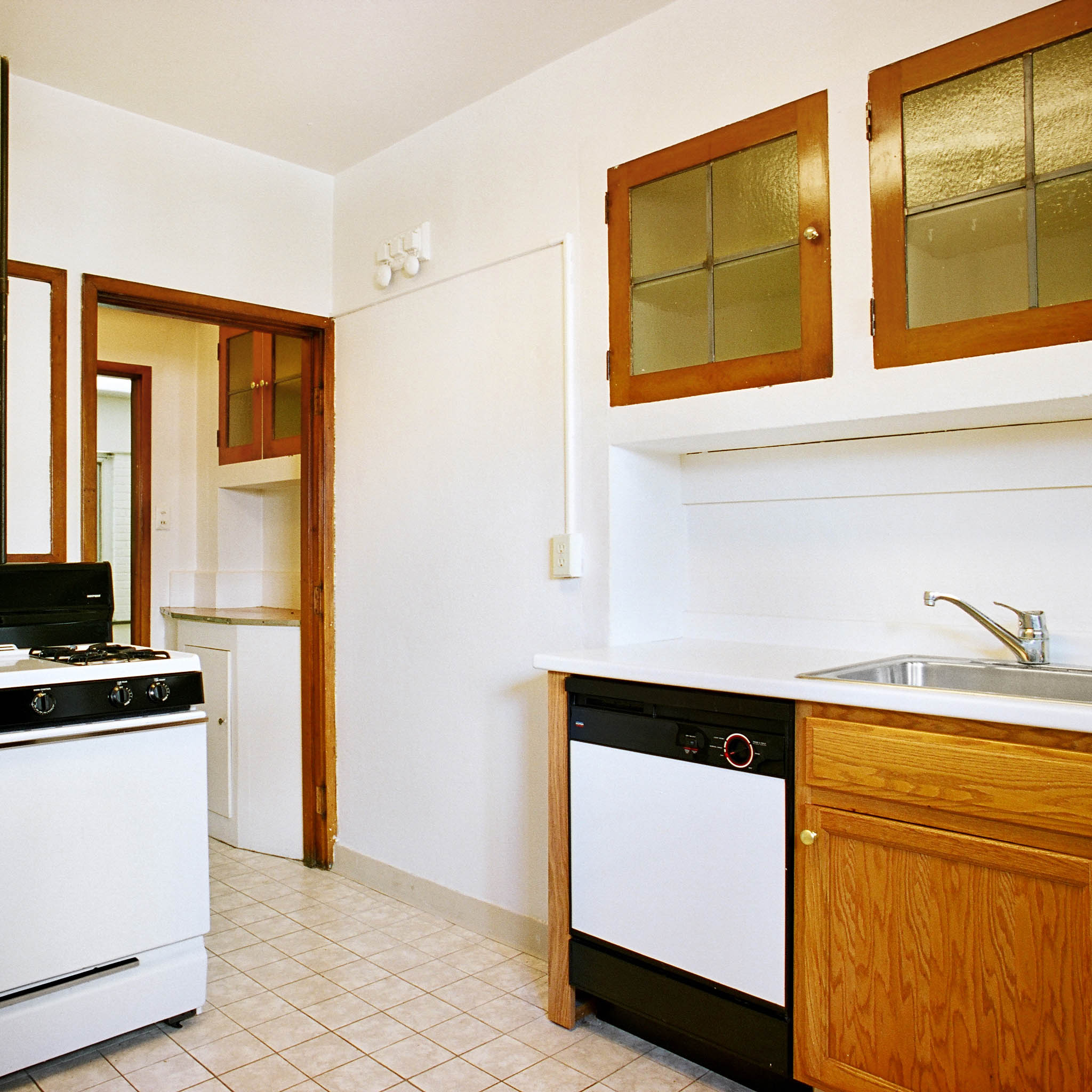 interior of 340 S. Highland Ave, Apt. 3A