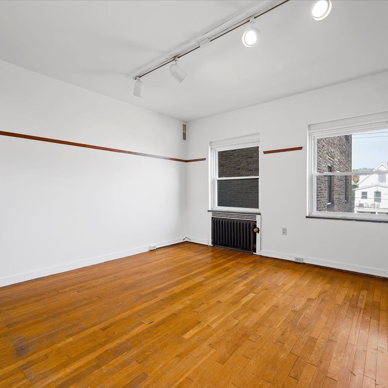 interior of 340 S. Highland Ave, Apt. 3B
