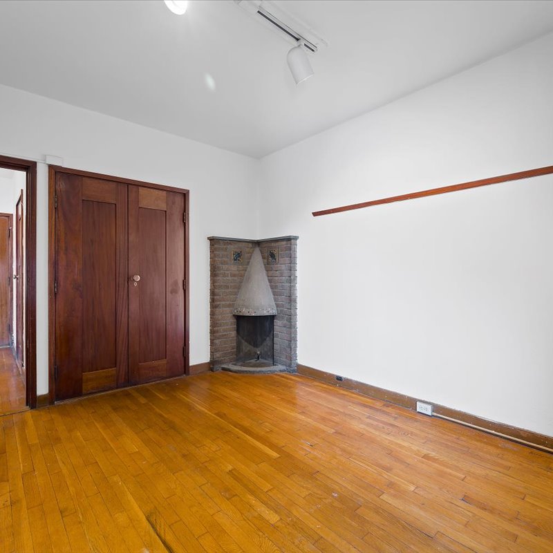 interior of 340 S. Highland Ave, Apt. 3B
