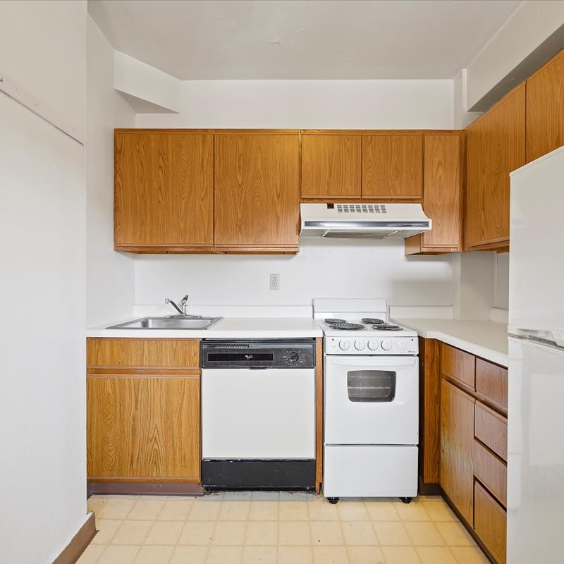 interior of 340 S. Highland Ave, Apt. 3B