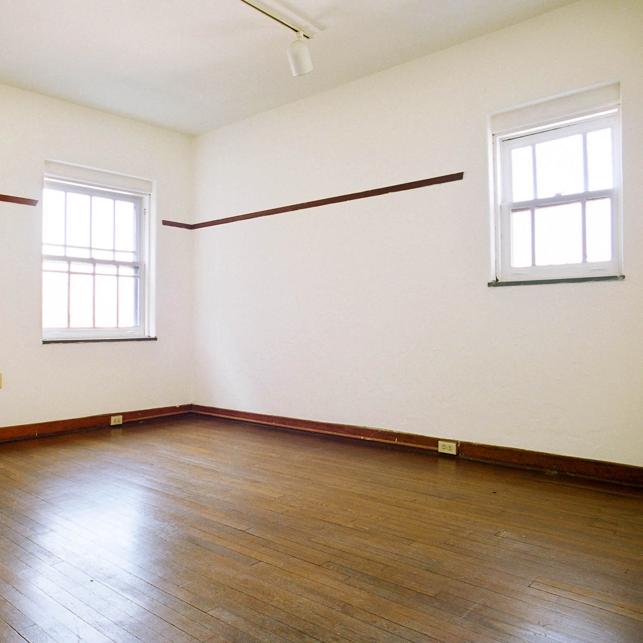interior of 340 S. Highland Ave, Apt. 7B