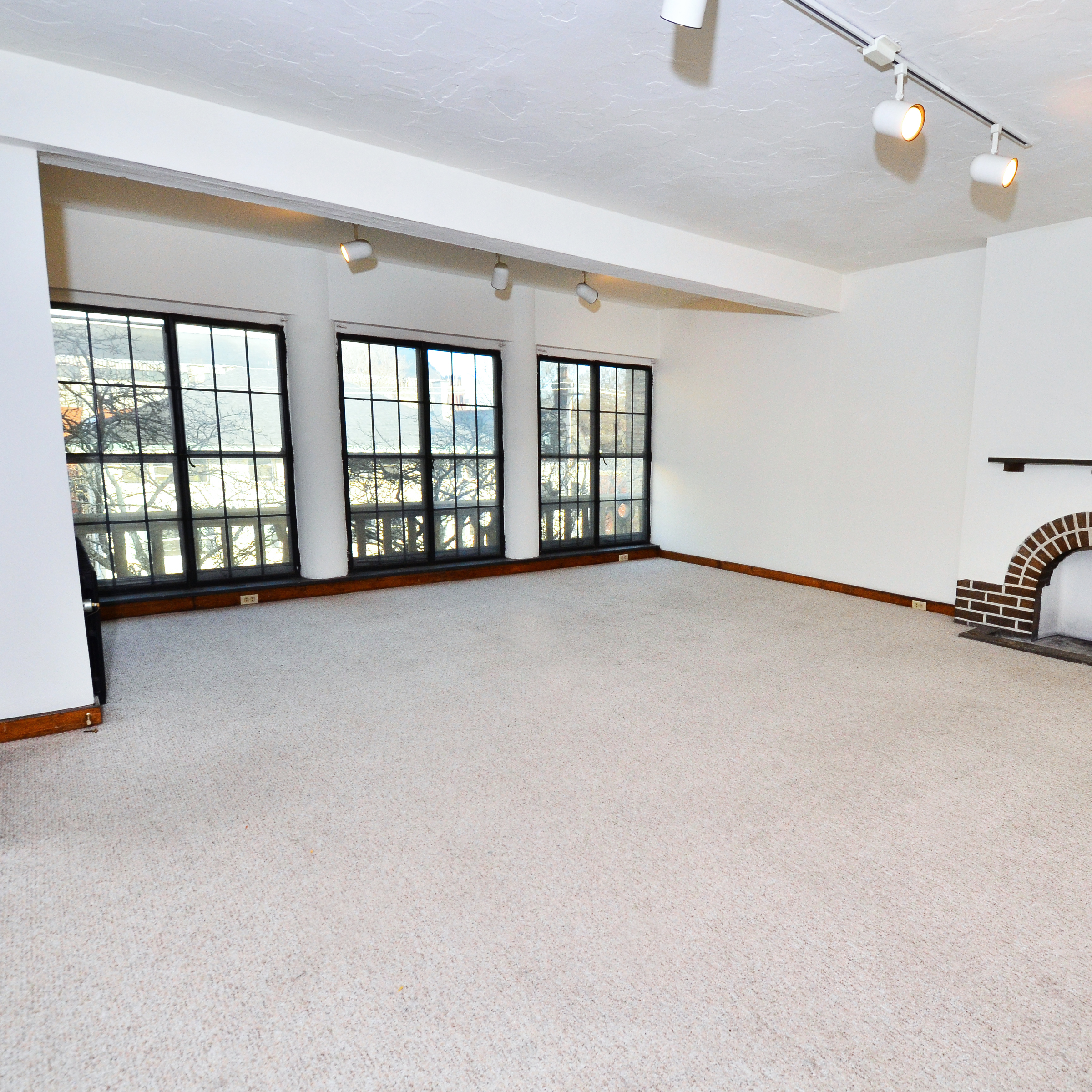 interior of 340 S. Highland Ave, Apt. 8A