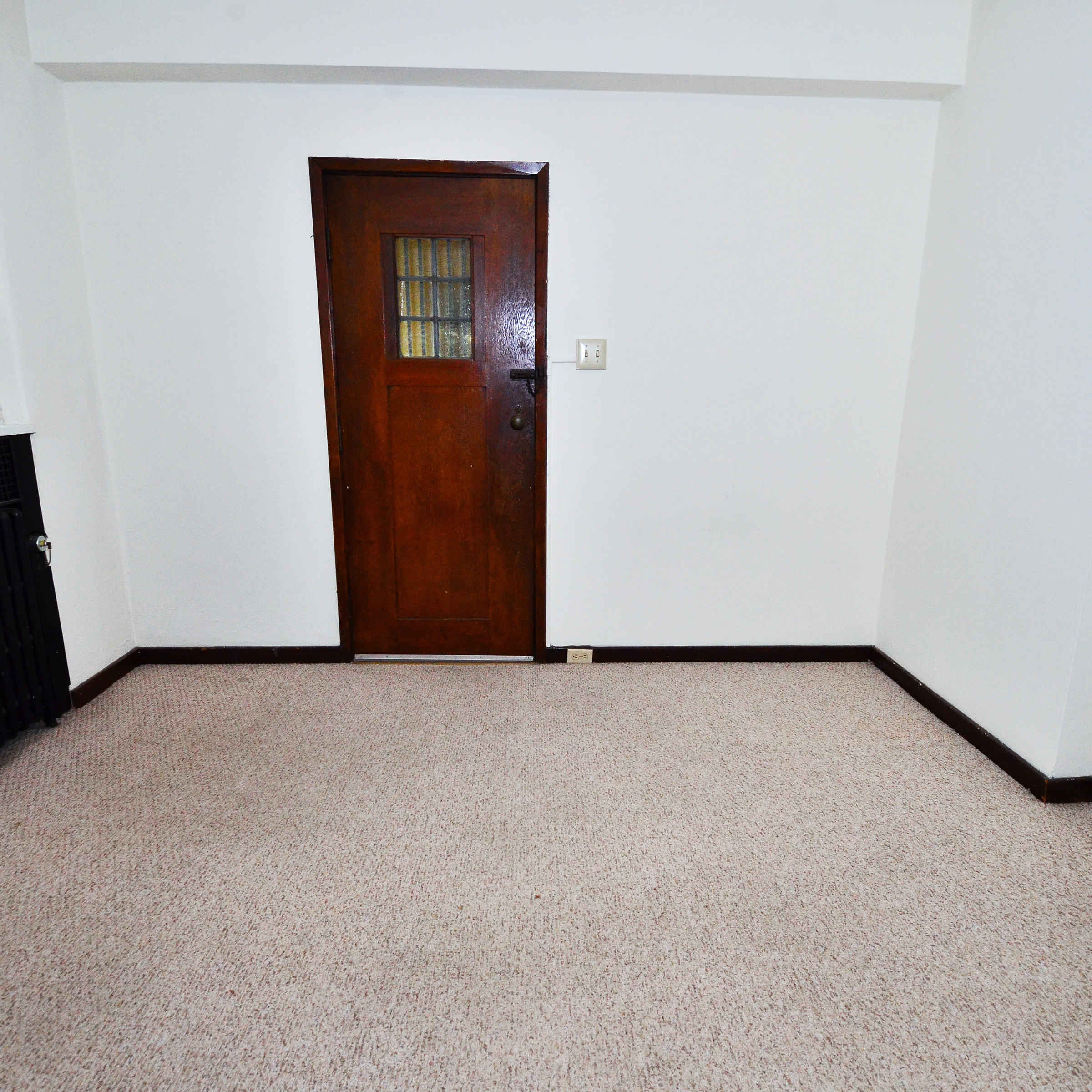 interior of 340 S. Highland Ave, Apt. 8A