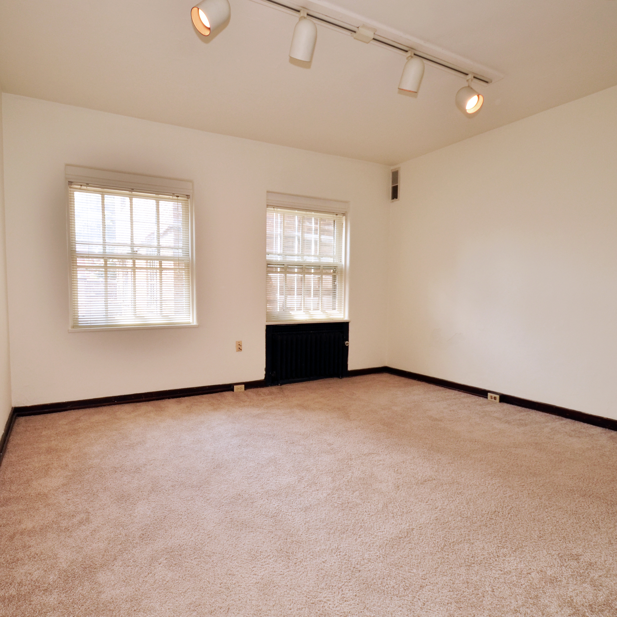 interior of 342 S. Highland Ave, Apt.  9B