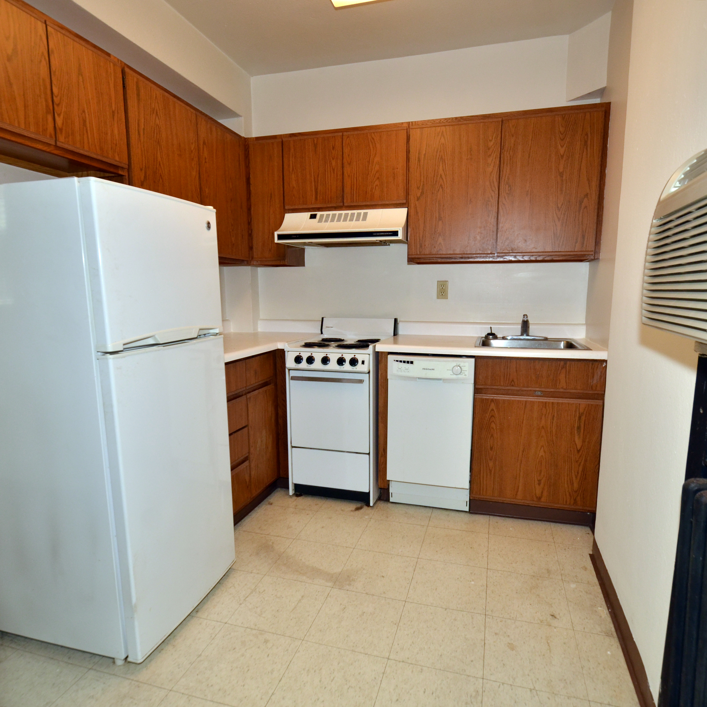interior of 342 S. Highland Ave, Apt.  9B
