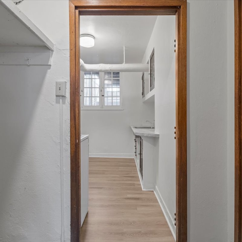 interior of 342 S. Highland Ave, Apt.  9C
