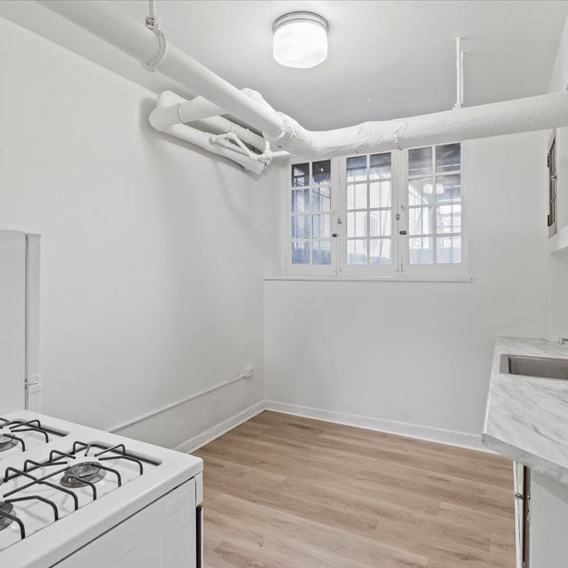 interior of 342 S. Highland Ave, Apt.  9C