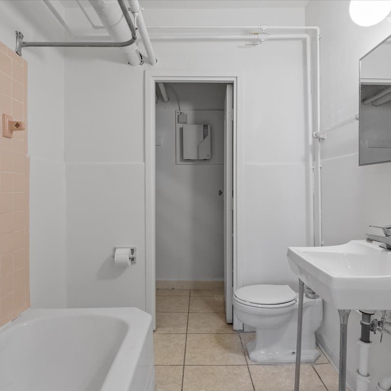 interior of 342 S. Highland Ave, Apt.  9C