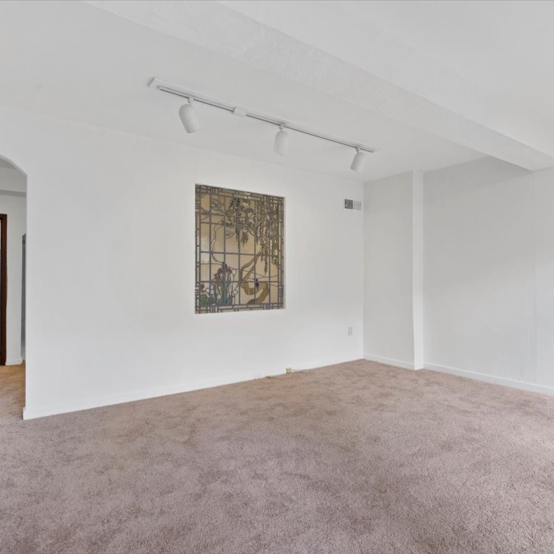 interior of 342 S. Highland Ave, Apt. 10A
