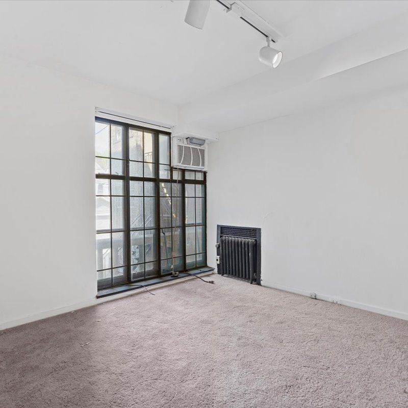 interior of 342 S. Highland Ave, Apt. 10A