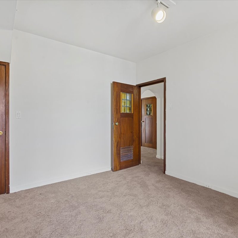 interior of 342 S. Highland Ave, Apt. 10A