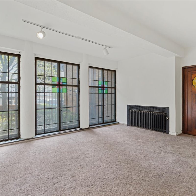 interior of 342 S. Highland Ave, Apt. 10A
