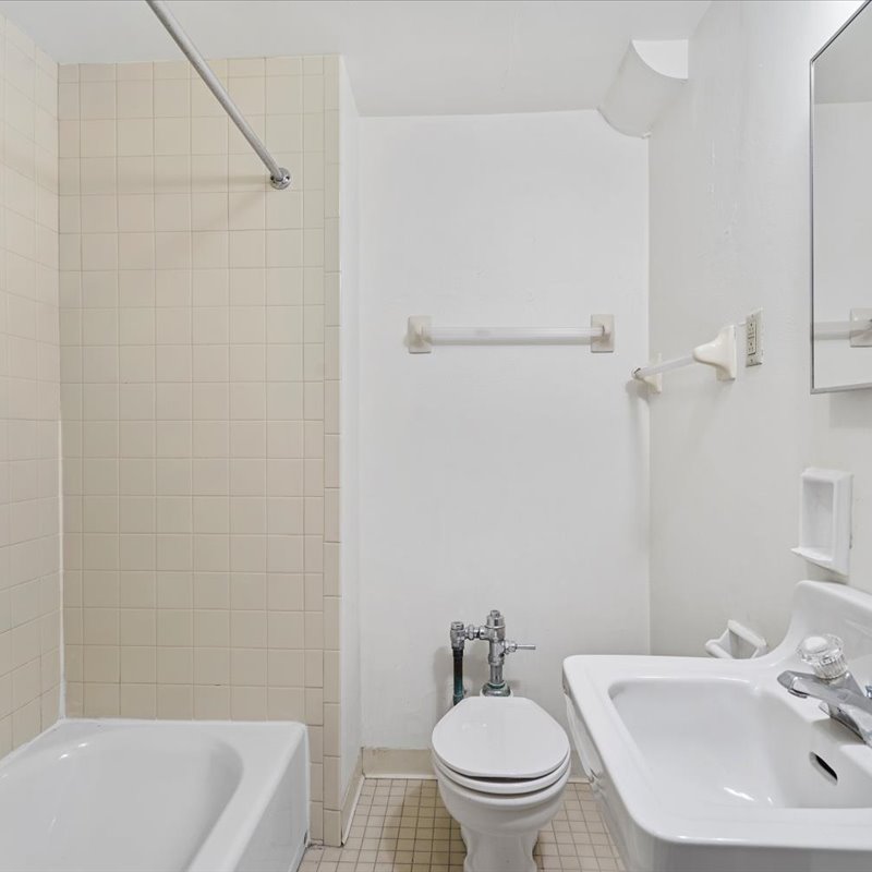 interior of 342 S. Highland Ave, Apt. 10A