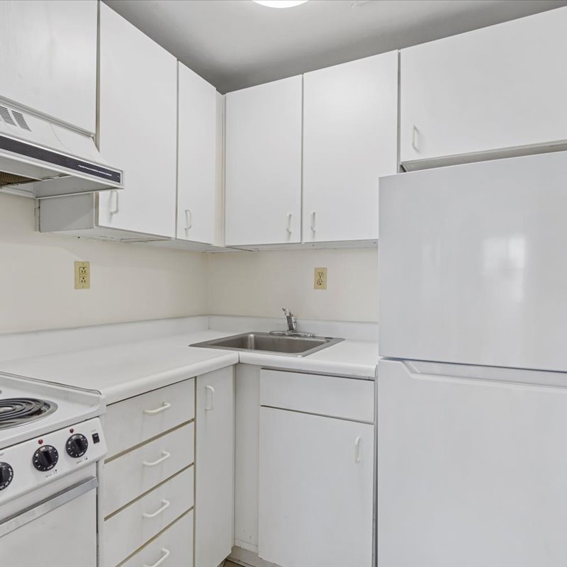 interior of 342 S. Highland Ave, Apt. 10A