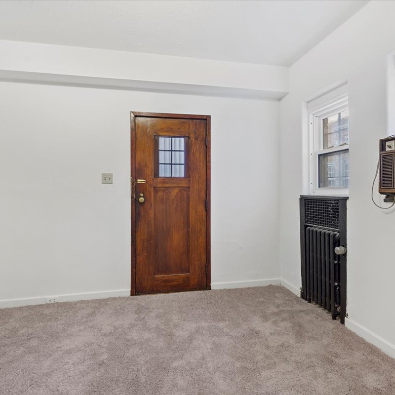 interior of 342 S. Highland Ave, Apt. 10A