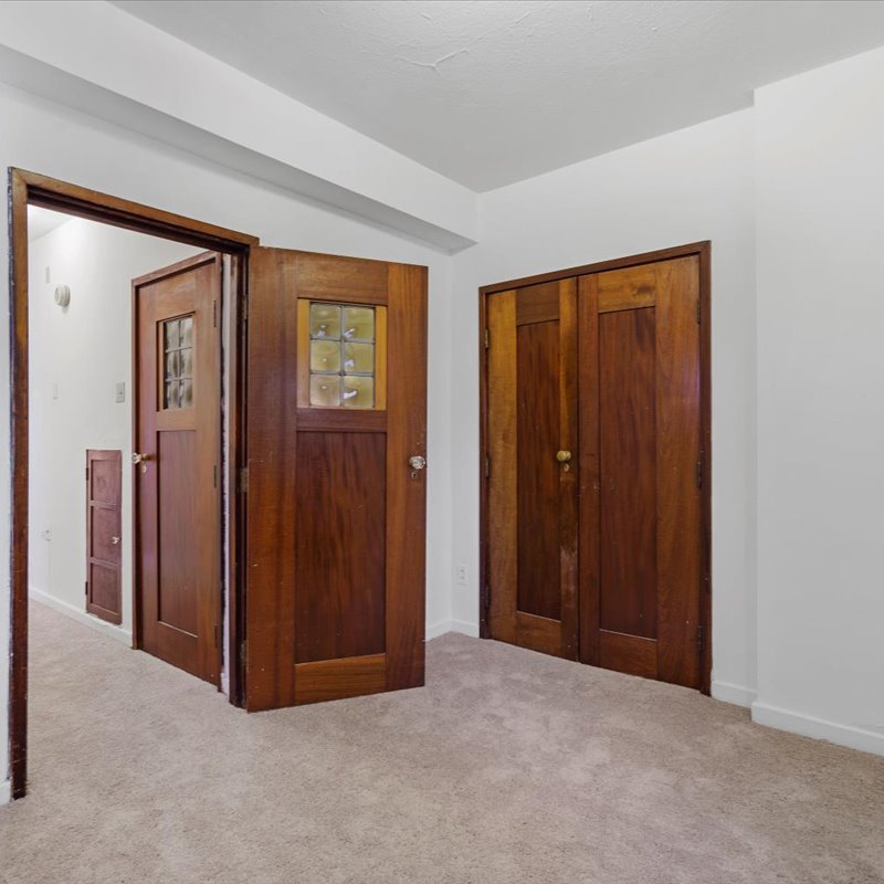 interior of 342 S. Highland Ave, Apt. 10A