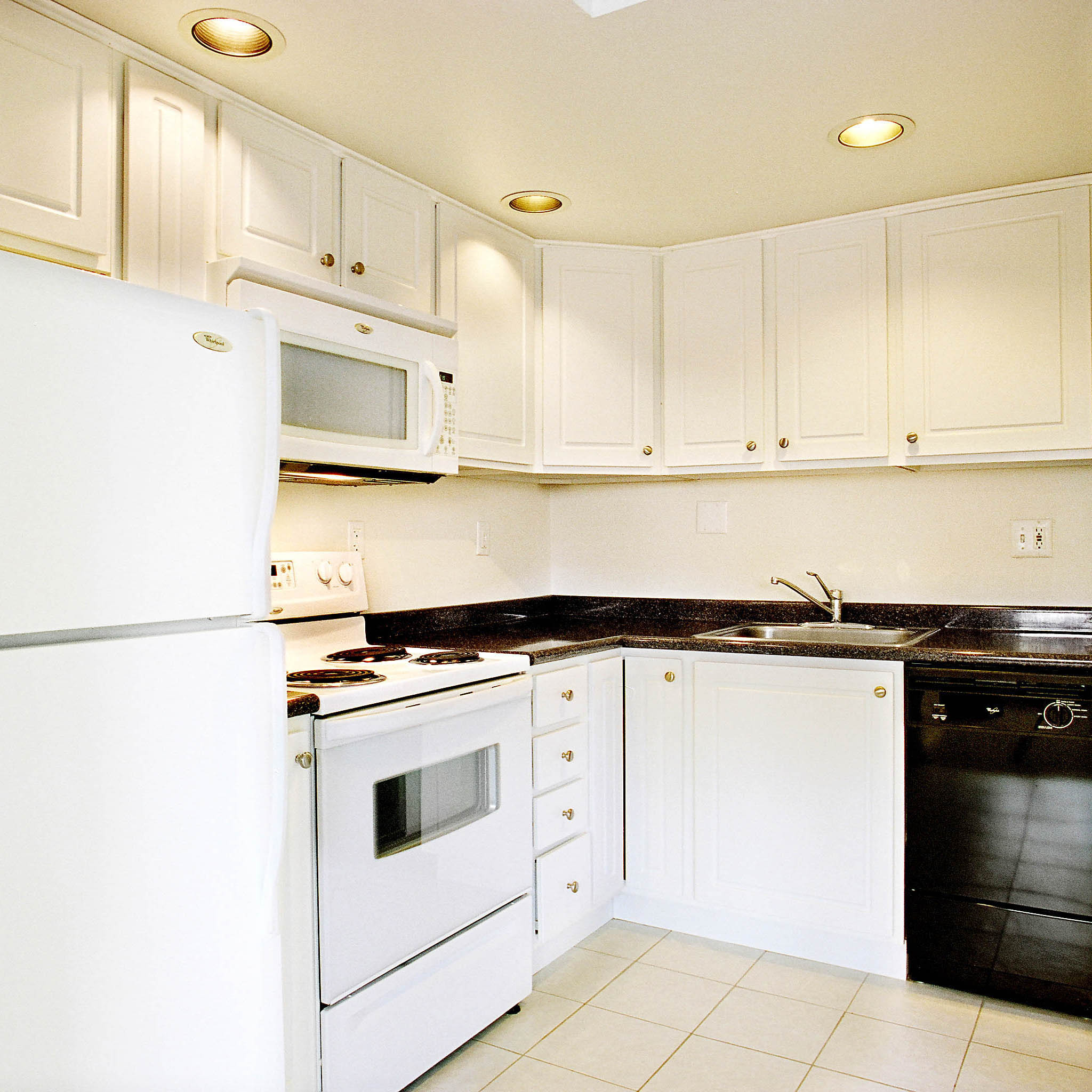 interior of 342 S. Highland Ave, Apt. 10B