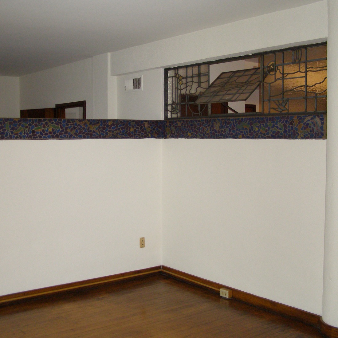 interior of 342 S. Highland Ave, Apt. 11A