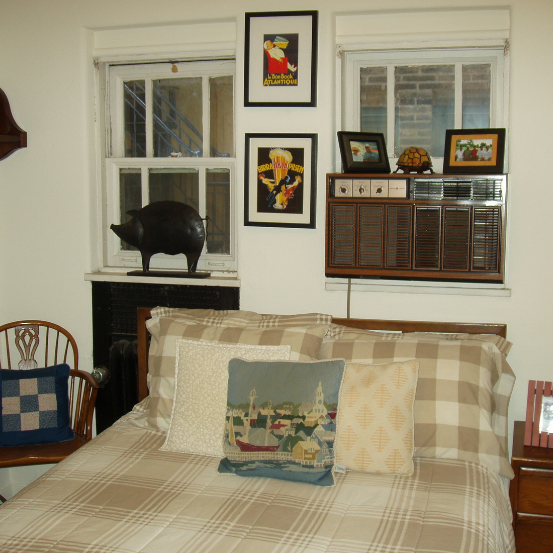 interior of 342 S. Highland Ave, Apt. 12A