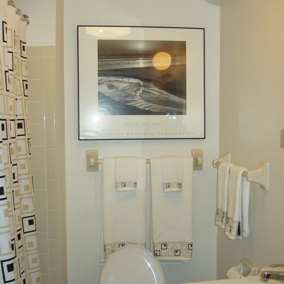 interior of 342 S. Highland Ave, Apt. 12A