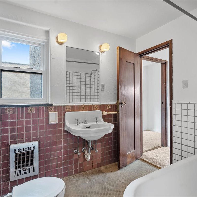interior of 342 S. Highland Ave, Apt. 12B