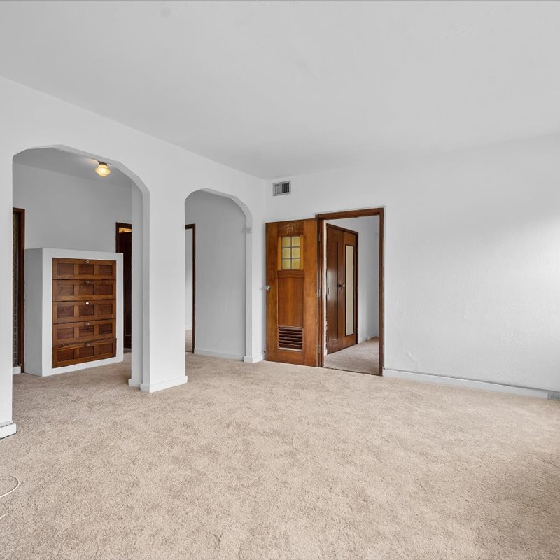 interior of 342 S. Highland Ave, Apt. 12B