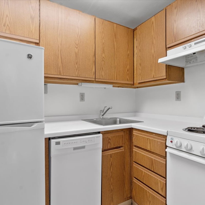 interior of 342 S. Highland Ave, Apt. 12B