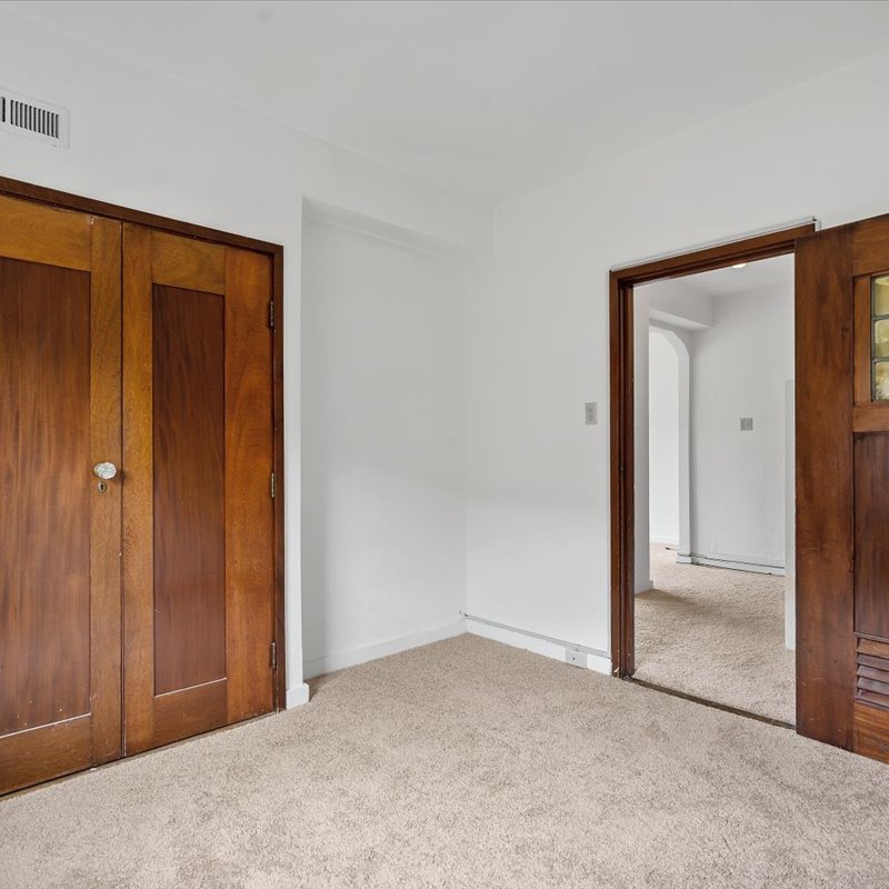 interior of 342 S. Highland Ave, Apt. 12B