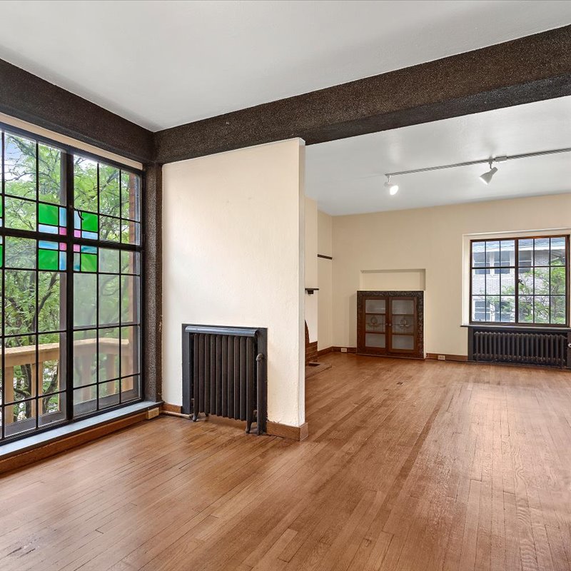 interior of 342 S. Highland Ave, Apt. 13A