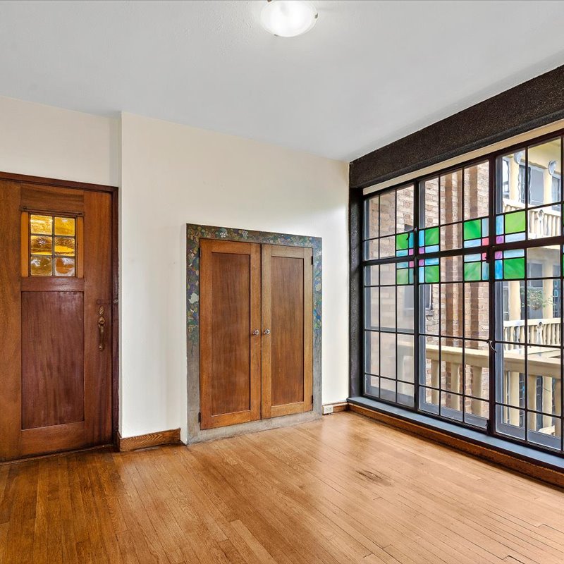 interior of 342 S. Highland Ave, Apt. 13A
