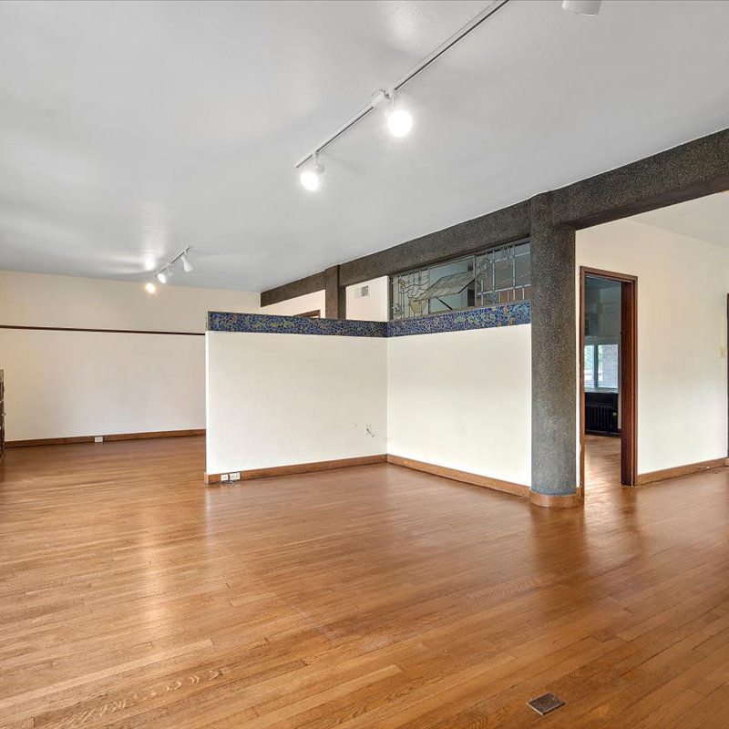 interior of 342 S. Highland Ave, Apt. 13A