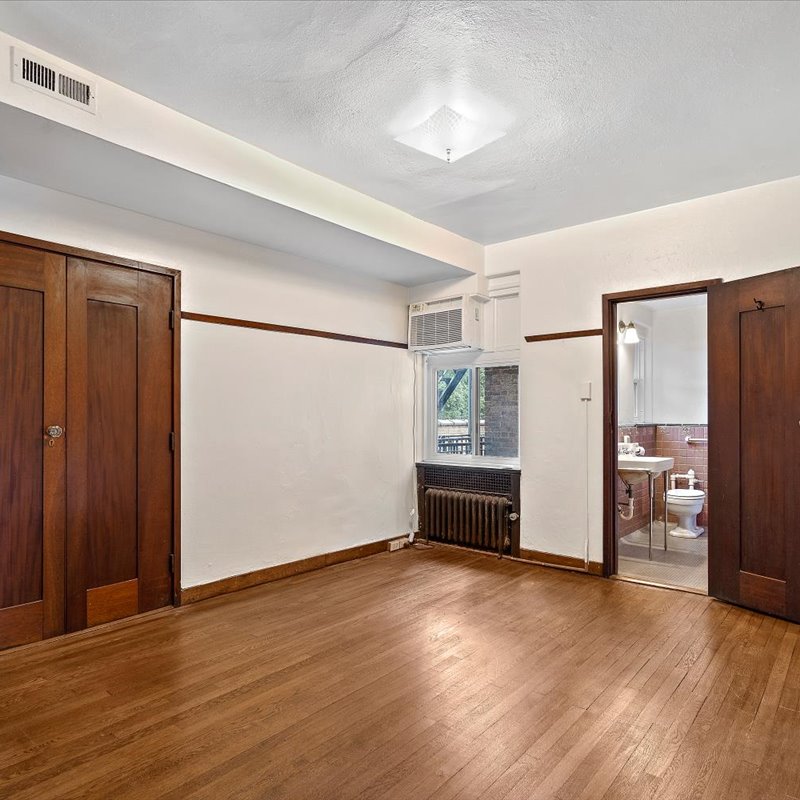 interior of 342 S. Highland Ave, Apt. 13A