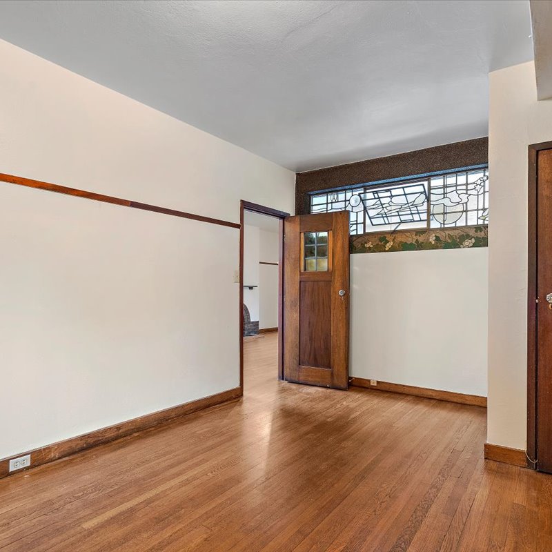 interior of 342 S. Highland Ave, Apt. 13A