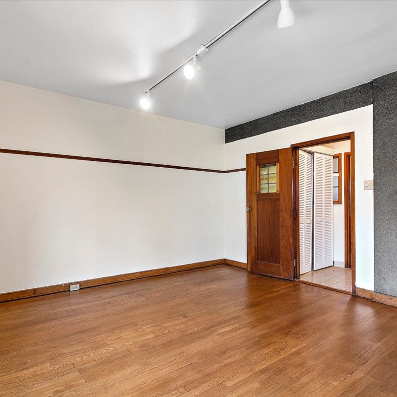 interior of 342 S. Highland Ave, Apt. 13A