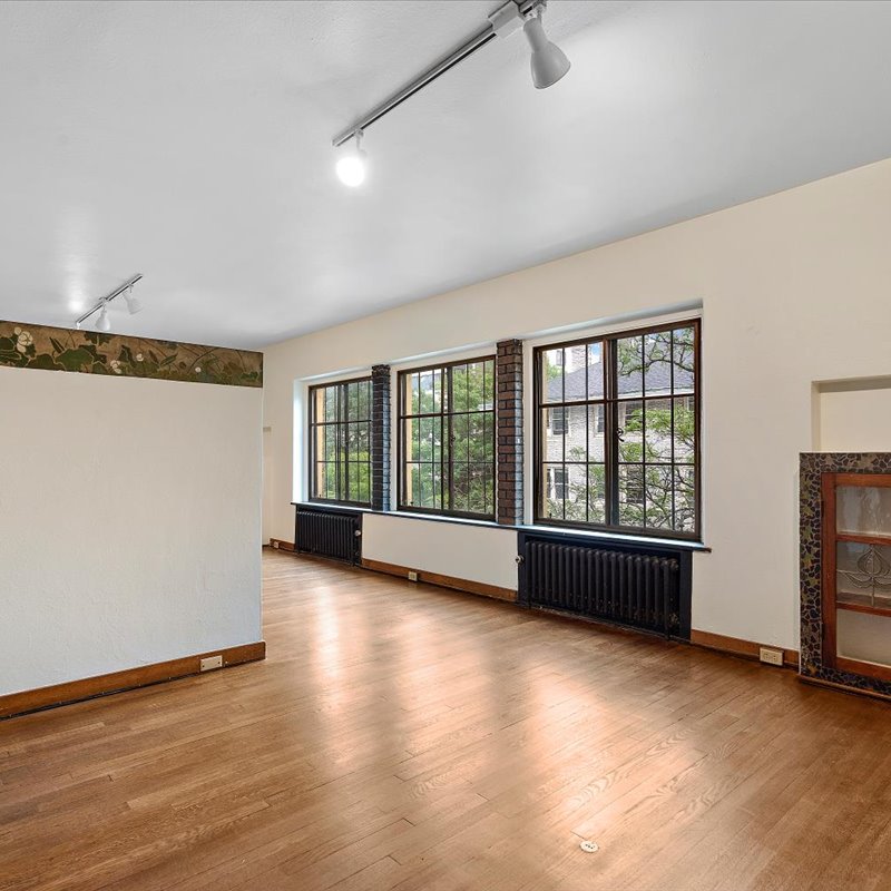 interior of 342 S. Highland Ave, Apt. 13A