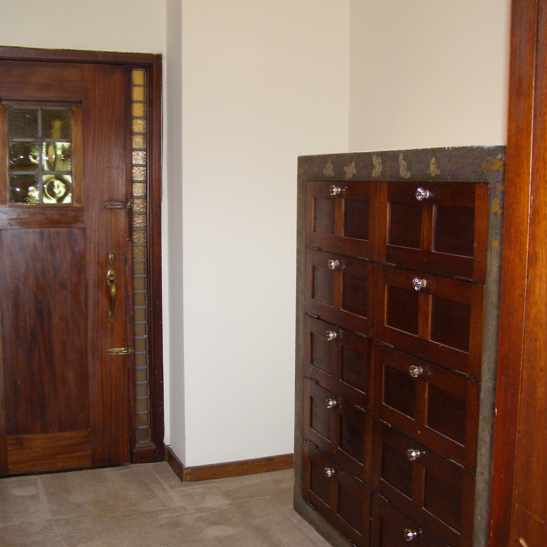 interior of 342 S. Highland Ave, Apt. 13B