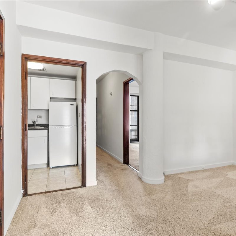 interior of 342 S. Highland Ave, Apt. 14A