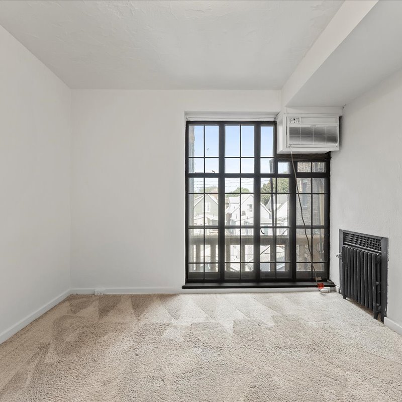 interior of 342 S. Highland Ave, Apt. 14A