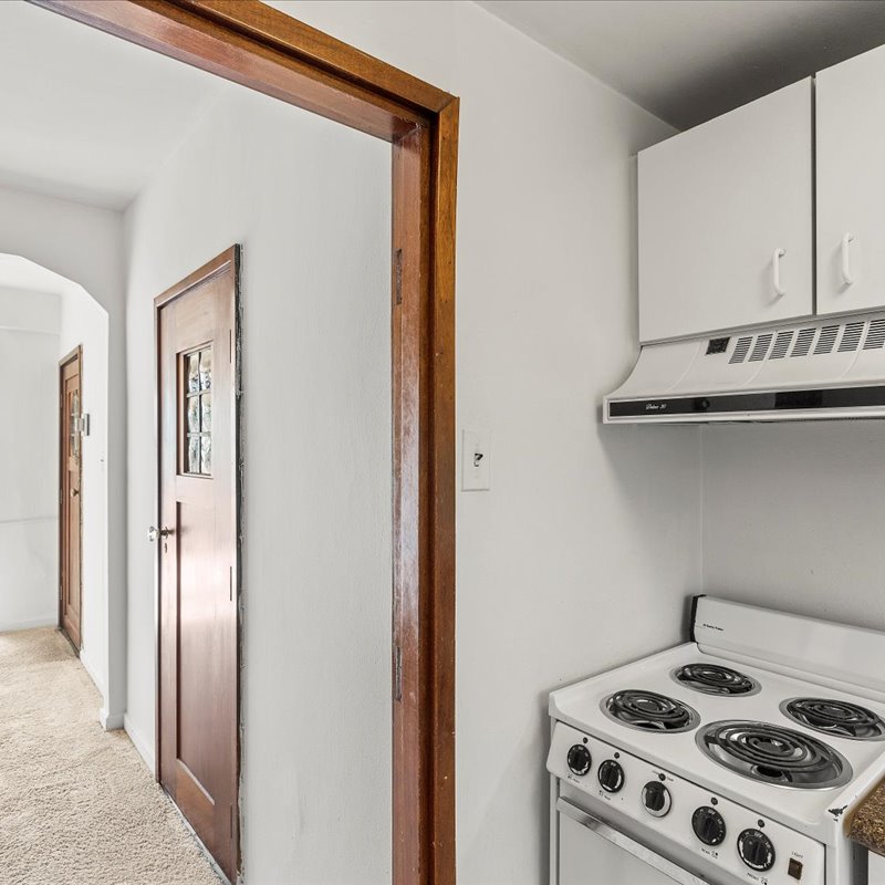 interior of 342 S. Highland Ave, Apt. 14A