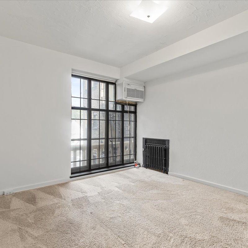 interior of 342 S. Highland Ave, Apt. 14A